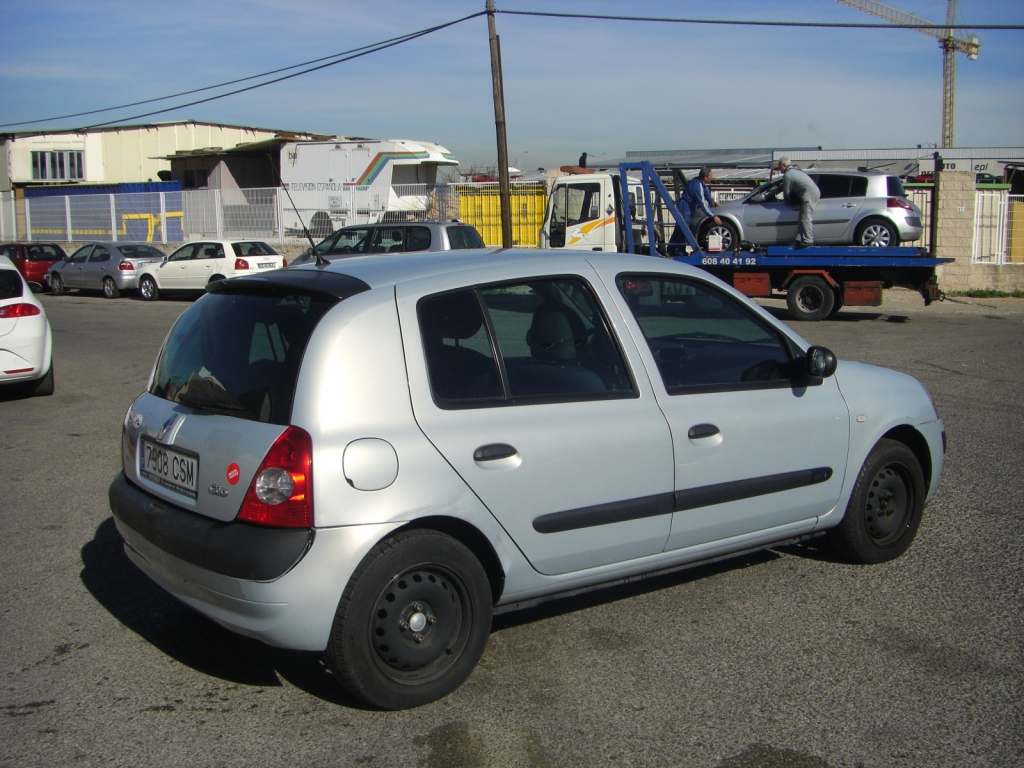 VISTA TRASERA DERECHA RENAULT CLIO 1.5 DCI 81CV