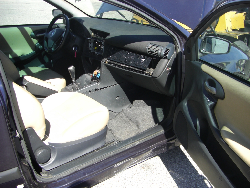 VISTA INTERIOR DERECHO FIAT ESTILO 1.9 JTD 115CV