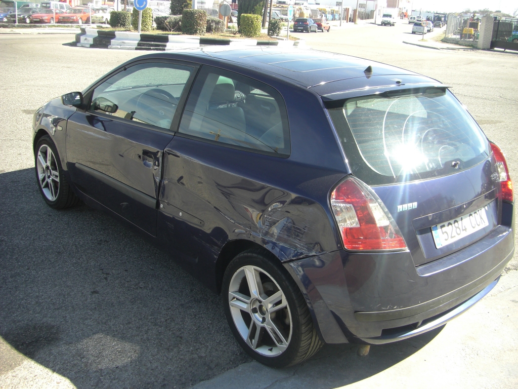 VISTA TRASERA IZQUIERDA FIAT ESTILO 1.9 JTD 115CV