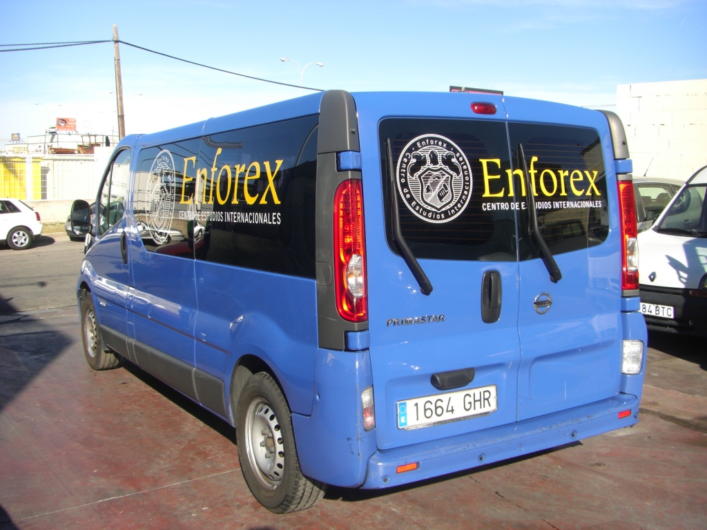 VISTA TRASERA IZQUIERDA NISSAN PRIMASTAR 2.0 DCI 114 CV 9 PLAZAS