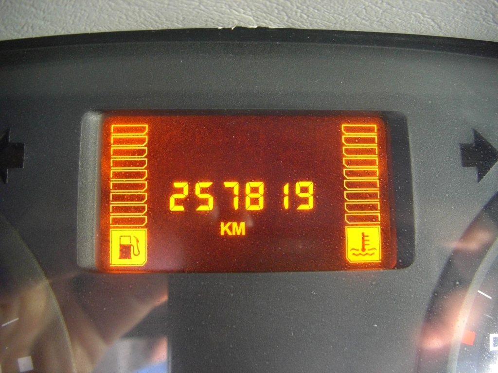 VISTA KM NISSAN PRIMASTAR 2.0 DCI 114 CV 9 PLAZAS