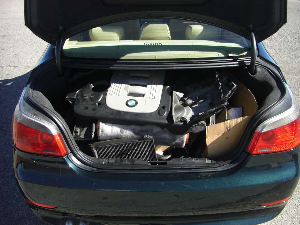 VISTA PIEZAS EN MALETERO BNW 530 D 3.0 218 CV AUTOMATICO