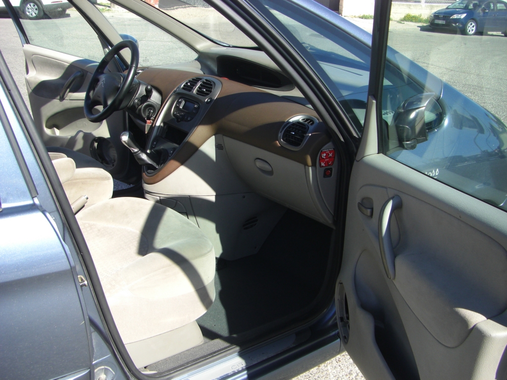 VISTA INTERIOR DERECHO CITROEN XSARA PICASSO 1.6 HDI 108CV