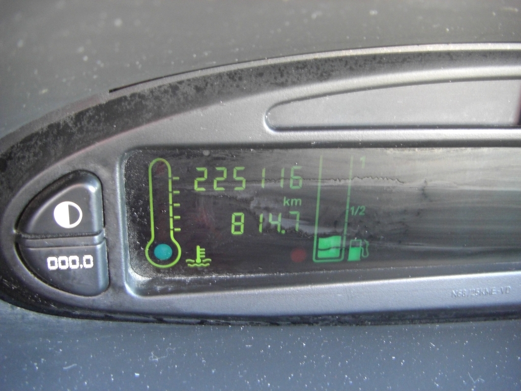 VISTA KM CITROEN XSARA PICASSO 1.6 HDI 108CV