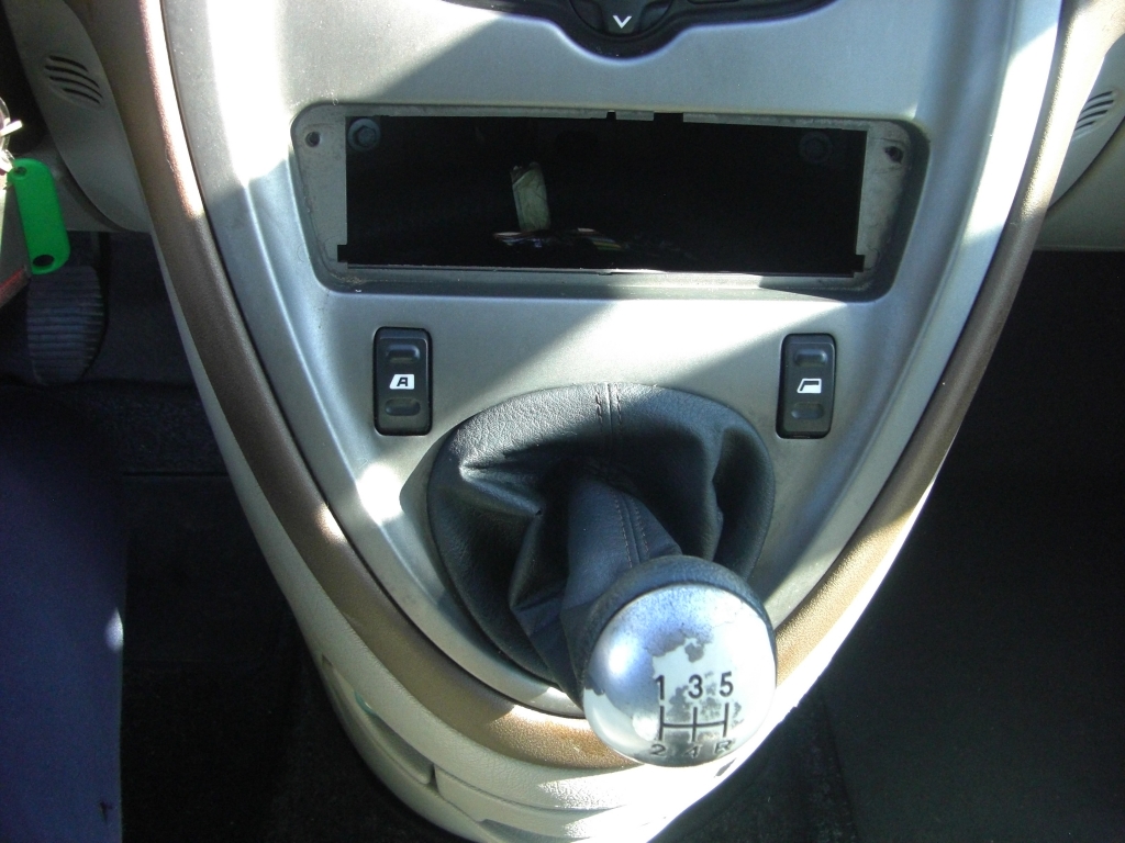 VISTA CAMBIO CITROEN XSARA PICASSO 1.6 HDI 108CV