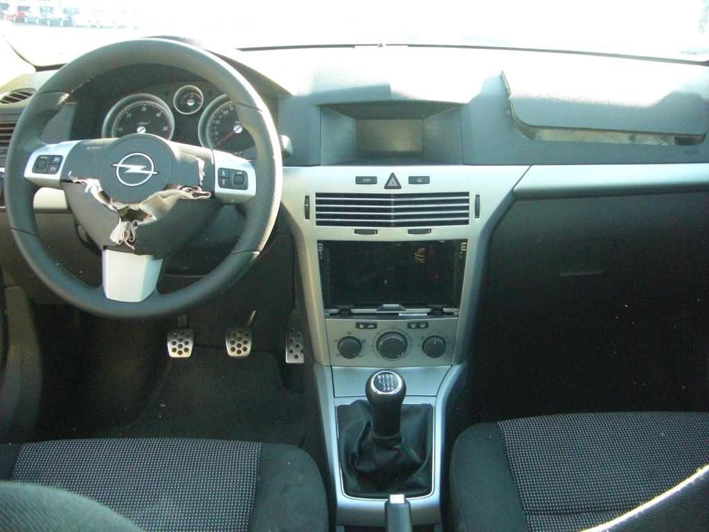 VISTA SALPICADERO OPEL ASTRA GTC 1.9 120CV