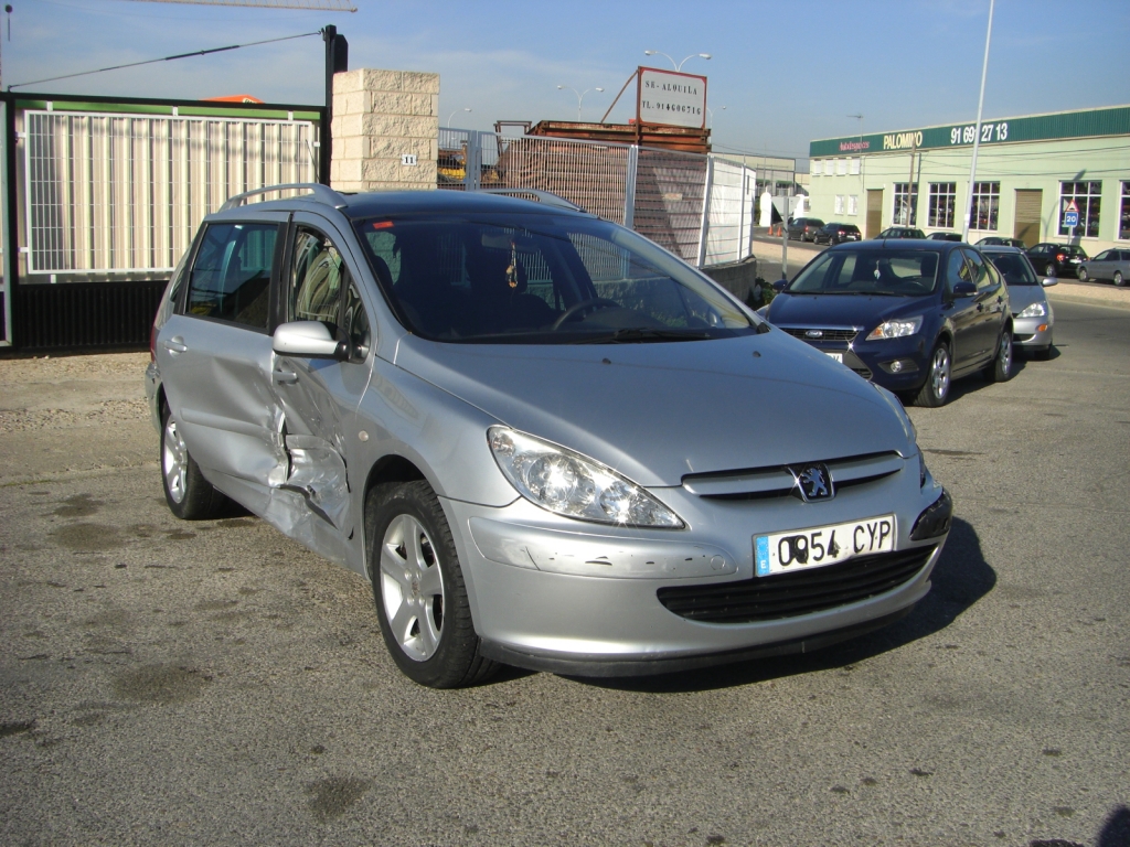 VISTA DELANTERA DERECHA PEUGEOT 307 SW PACK 2.0 HDI 136CV 7 PLAZAS