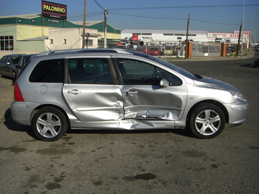 VISTA LATERAL DERECHO PEUGEOT 307 SW PACK 2.0 HDI 136CV 7 PLAZAS