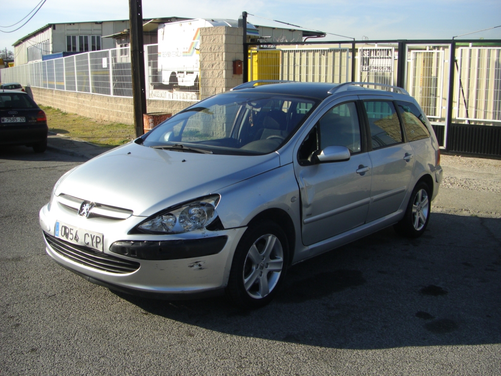 VISTA DELANTERA IZQUIERDA PEUGEOT 307 SW PACK 2.0 HDI 136CV 7 PLAZAS