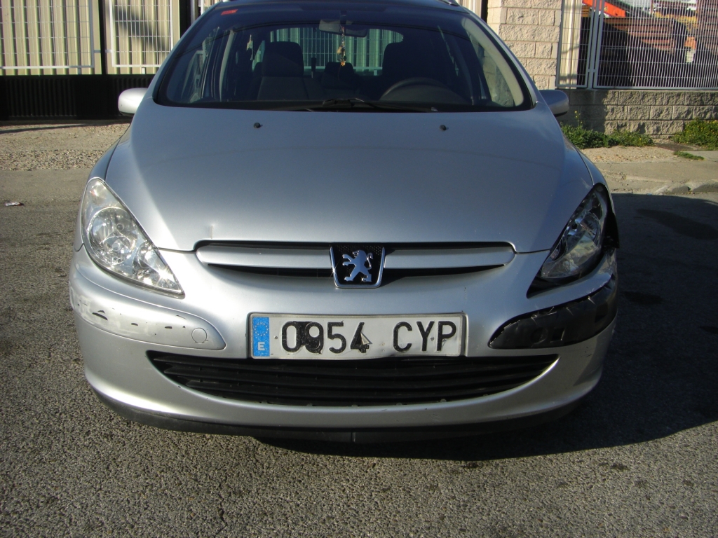 VISTA DELANTERA PEUGEOT 307 SW PACK 2.0 HDI 136CV 7 PLAZAS