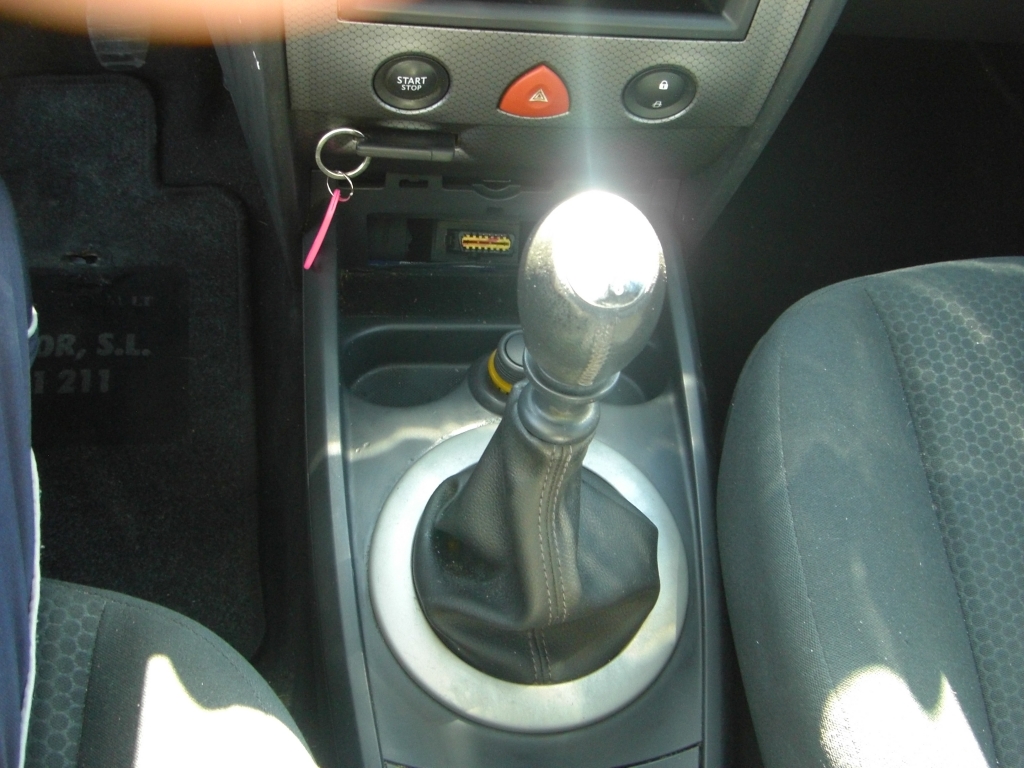 VISTA CAMBIO RENAULT MEGANE FAMILIAR 1.9 DCI 120CV