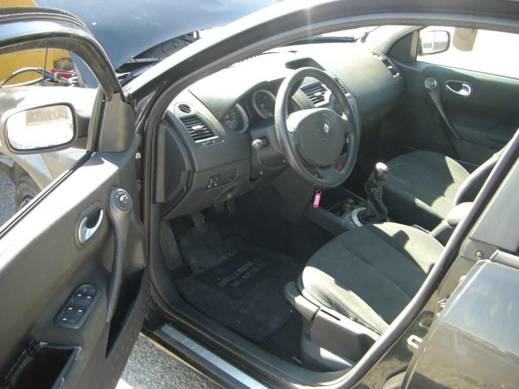 VISTA INTERIOR IZQUIERDO RENAULT MEGANE FAMILIAR 1.9 DCI 120CV
