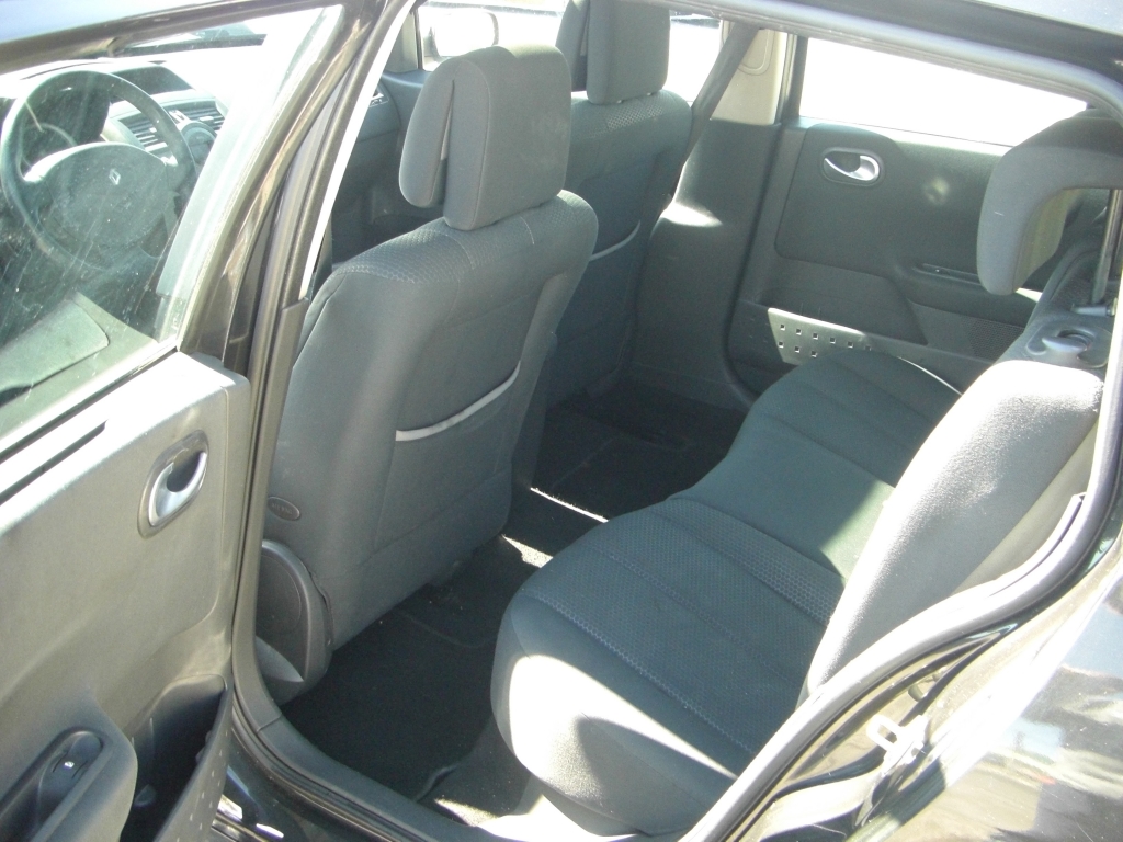 VISTA INTERIOR TRASERO RENAULT MEGANE FAMILIAR 1.9 DCI 120CV
