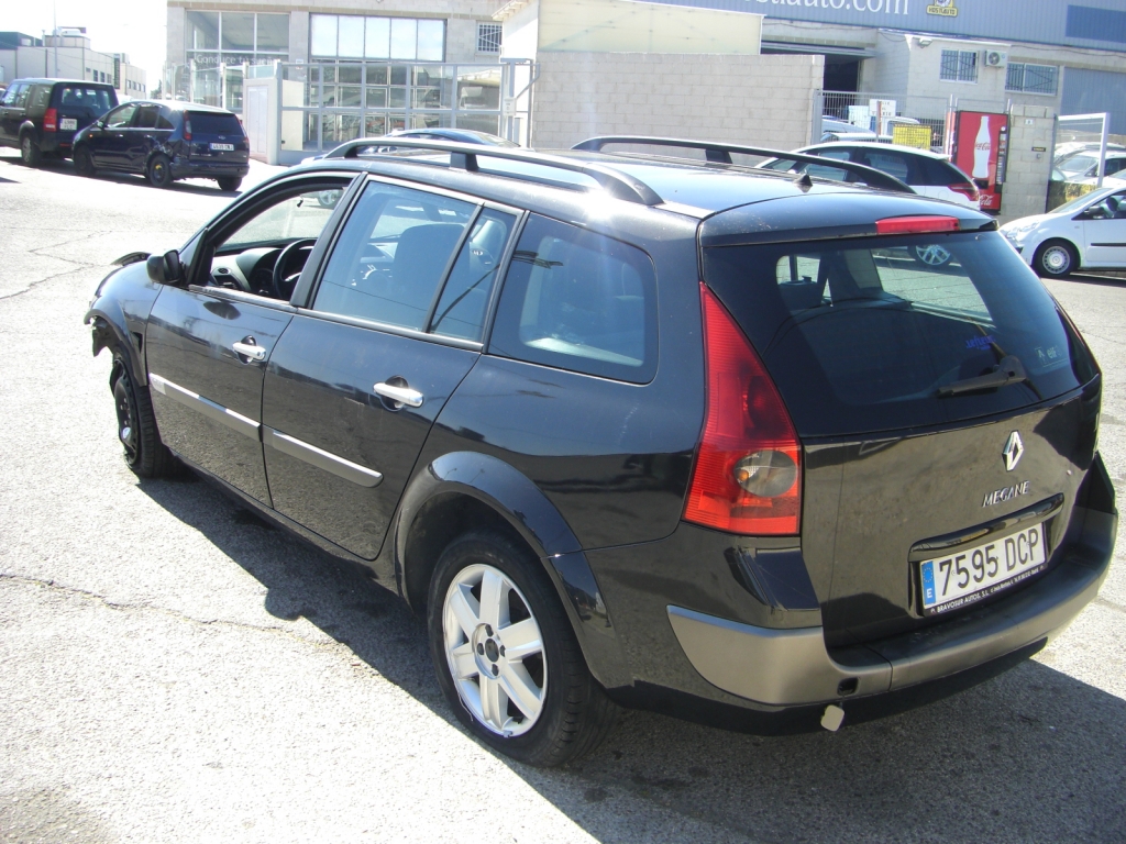 VISTA TRASERA IZQUIERDA RENAULT MEGANE FAMILIAR 1.9 DCI 120CV