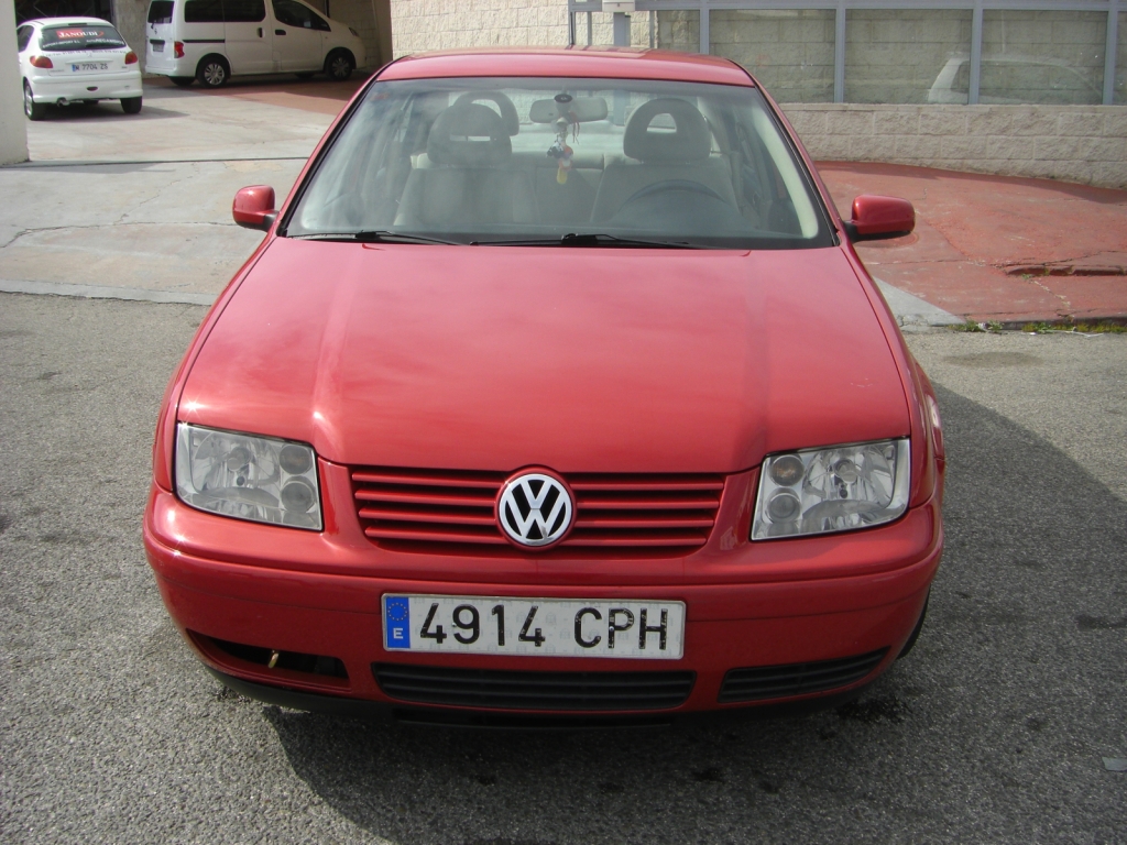 VISTA DELANTERA VOLKSWAGEN BORA 1.9 TDI 115CV