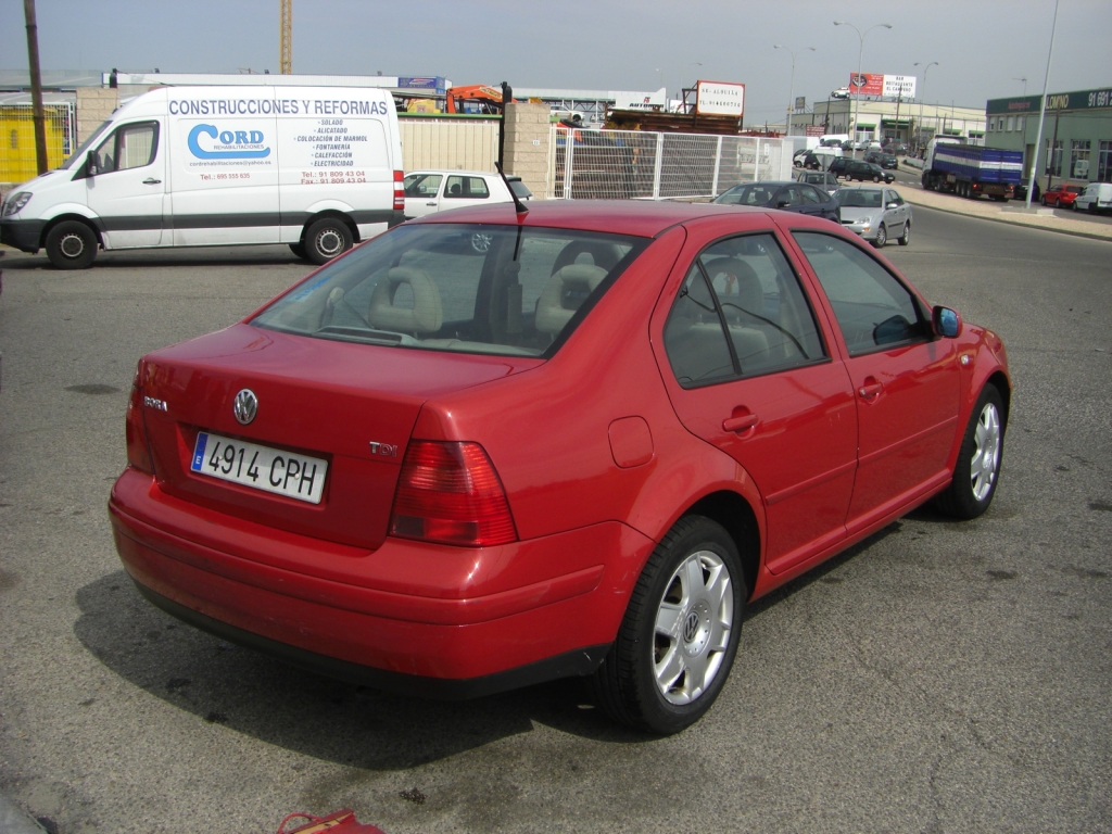 VISTA TRASERA DERECHA VOLKSWAGEN BORA 1.9 TDI 115CV