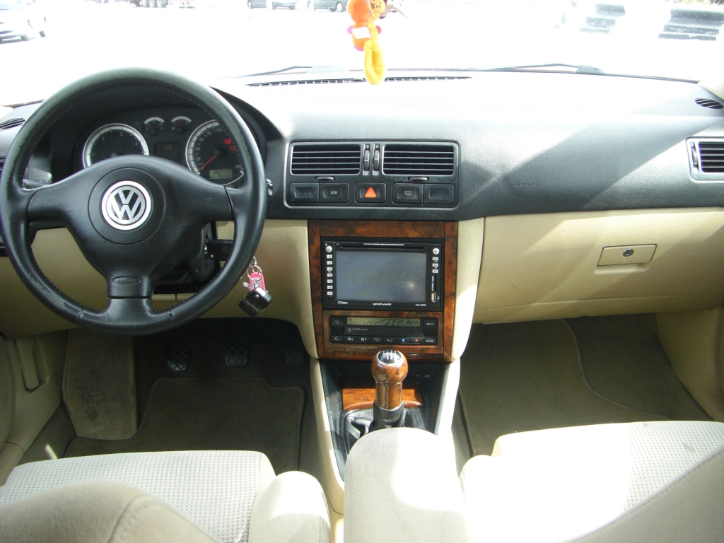 VOLKSWAGEN BORA 1.9 TDI 115CV