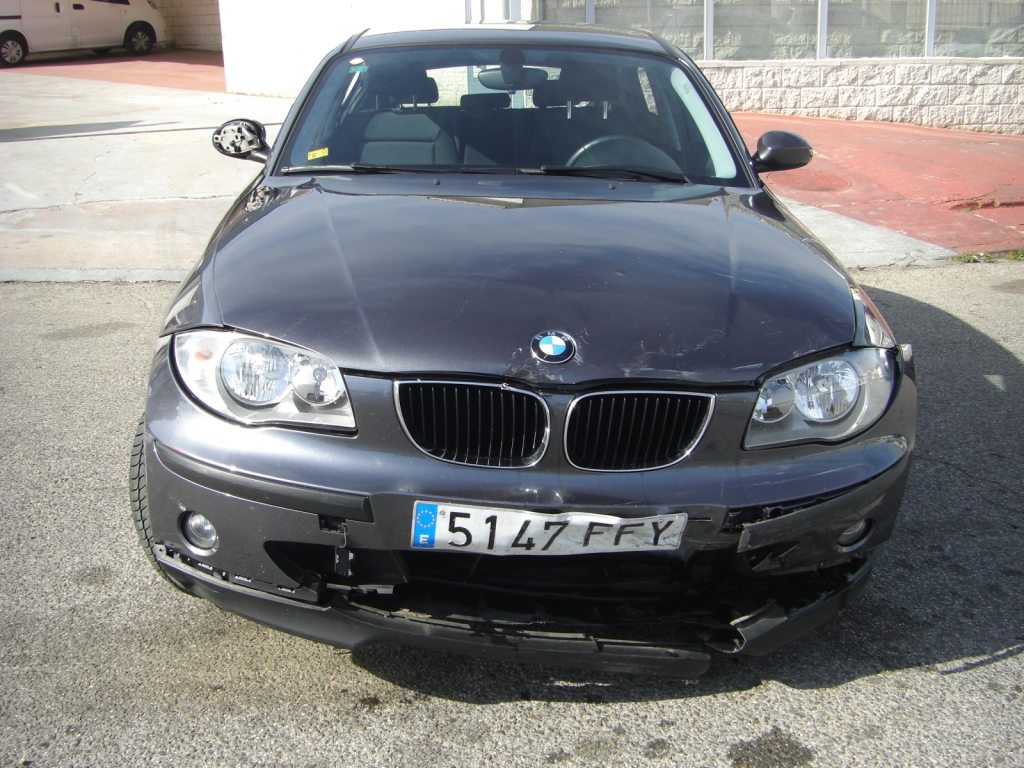 VISTA DELANTERA BMW 118 I 143CV GASOLINA