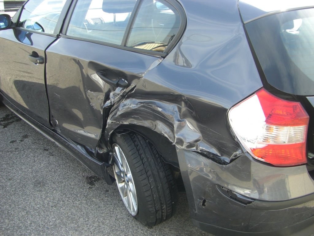 VISTA GOLPE TRASERO IZQUIERDO BMW 118 I 143CV GASOLINA