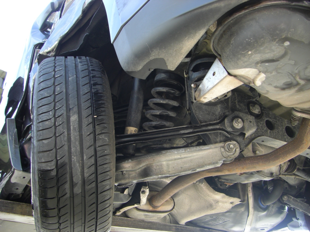 VISTA BAJOS LADO GOLPE BMW 118 I 143CV GASOLINA