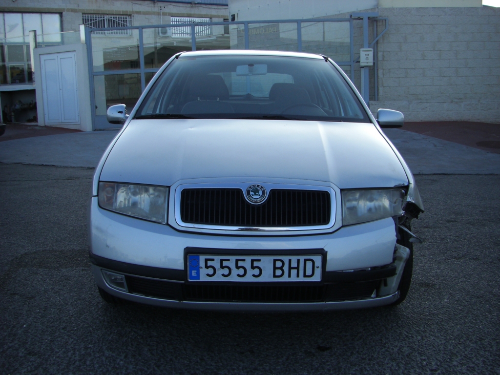 VISTA DELANTERA SKODA FABIA 1.4 GASOLINA 60CV
