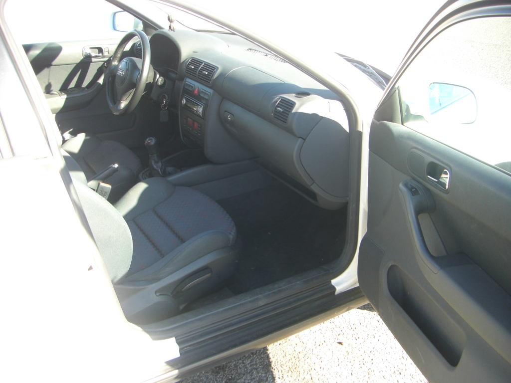 VISTA INTERIOR AUDI A-3 1.9 TDI 110CV