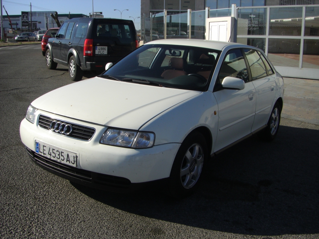 VISTA DELANTERA IZQUIERDA AUDI A-3 1.9 TDI 110CV