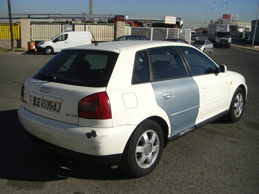 VISTA TRASERA DERECHA AUDI A-3 1.9 TDI 110CV