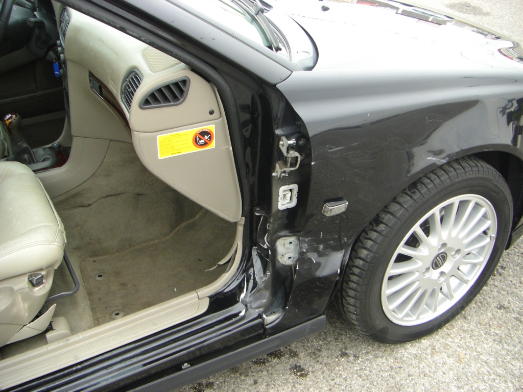 VISTA GOLPE VOLVO V-40 SPORT 1.9 D 115CV FAMILIAR