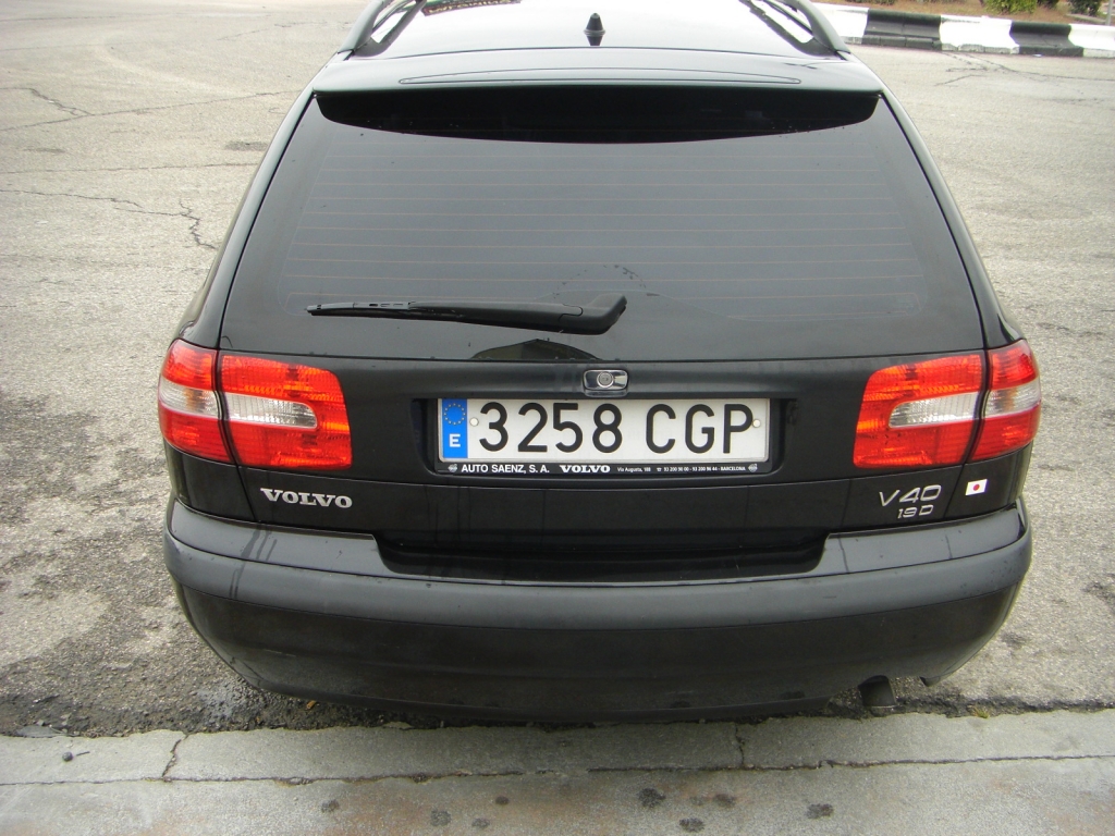 VISTA TRASERA VOLVO V-40 SPORT 1.9 D 115CV FAMILIAR