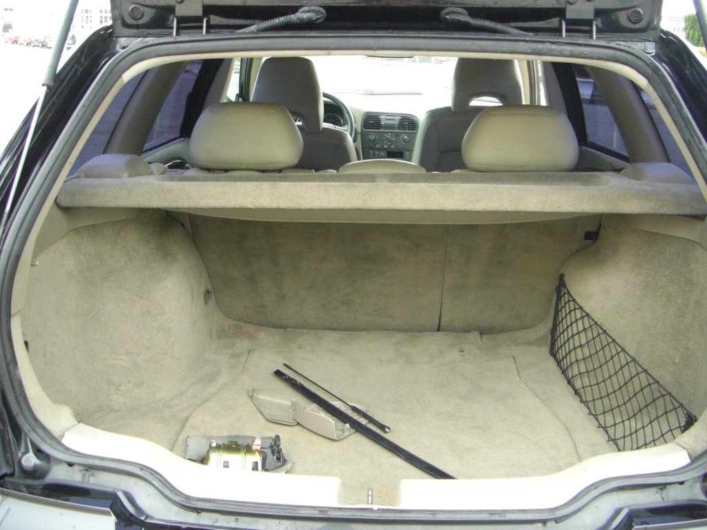 VISTA INTERIOR VOLVO V-40 SPORT 1.9 D 115CV FAMILIAR