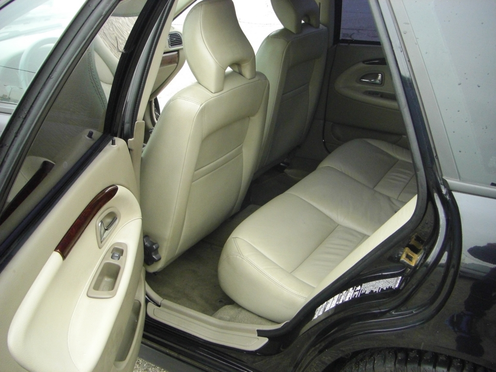 VISTA INTERIOR TRASERO 2 VOLVO V-40 SPORT 1.9 D 115CV FAMILIAR