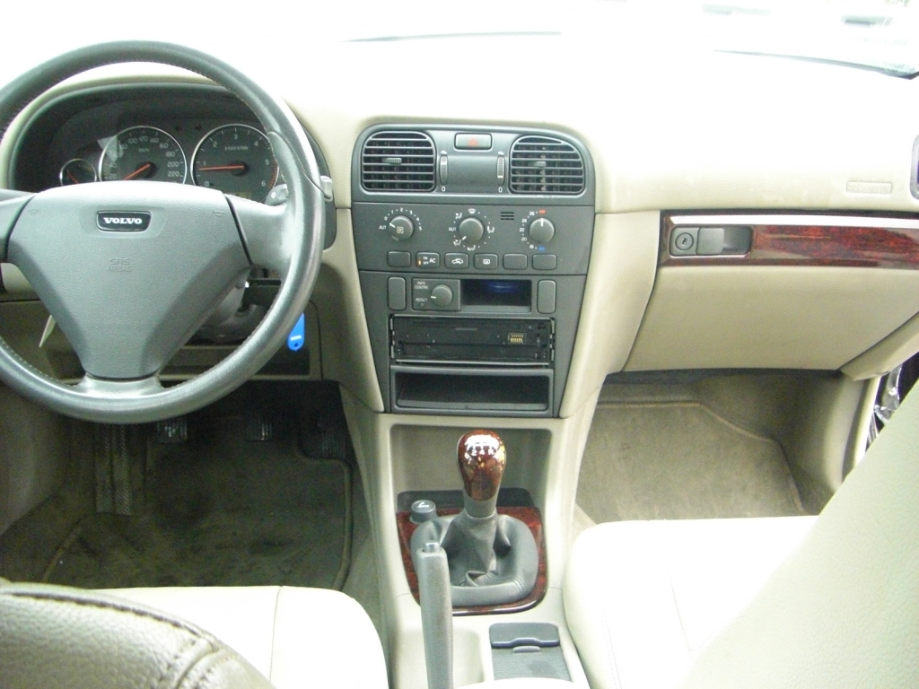 VISTA SALPICADERO VOLVO V-40 SPORT 1.9 D 115CV FAMILIAR