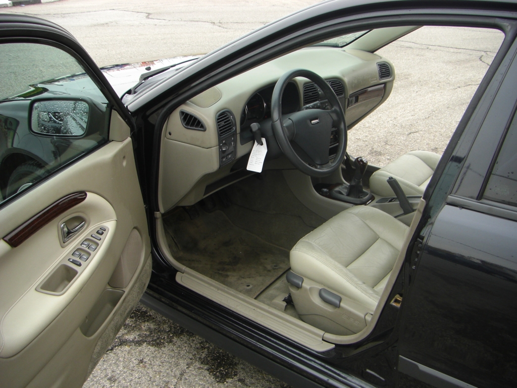 VISTA INTERIOR IZQUIERDO VOLVO V-40 SPORT 1.9 D 115CV FAMILIAR