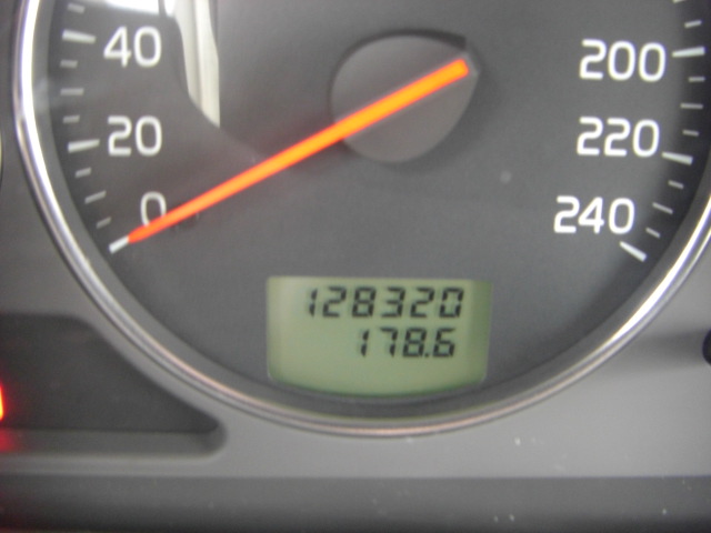 VISTA KM VOLVO V-40 SPORT 1.9 D 115CV FAMILIAR