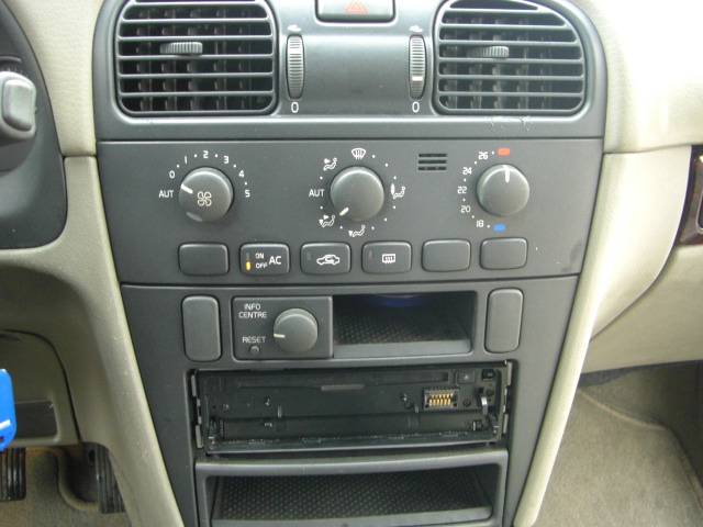 VISTA CLIMA VOLVO V-40 SPORT 1.9 D 115CV FAMILIAR