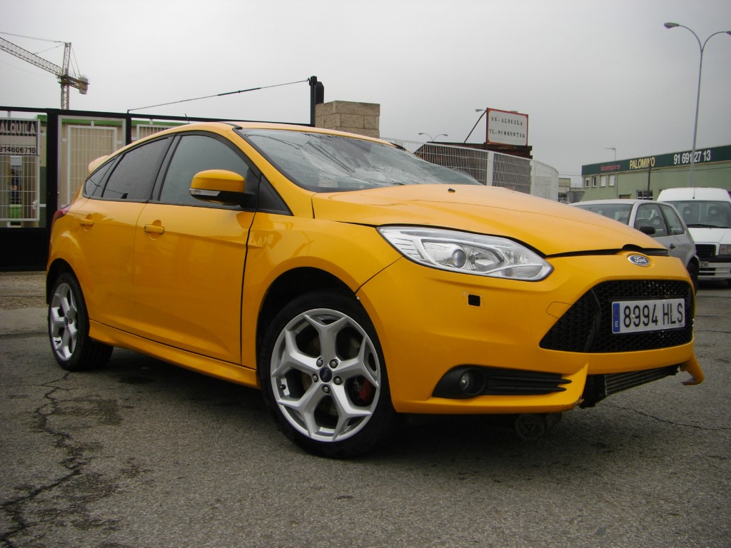VISTA DELANTERA DERECHA FORD FOCUD ST ECOBOST 2.0 250CV
