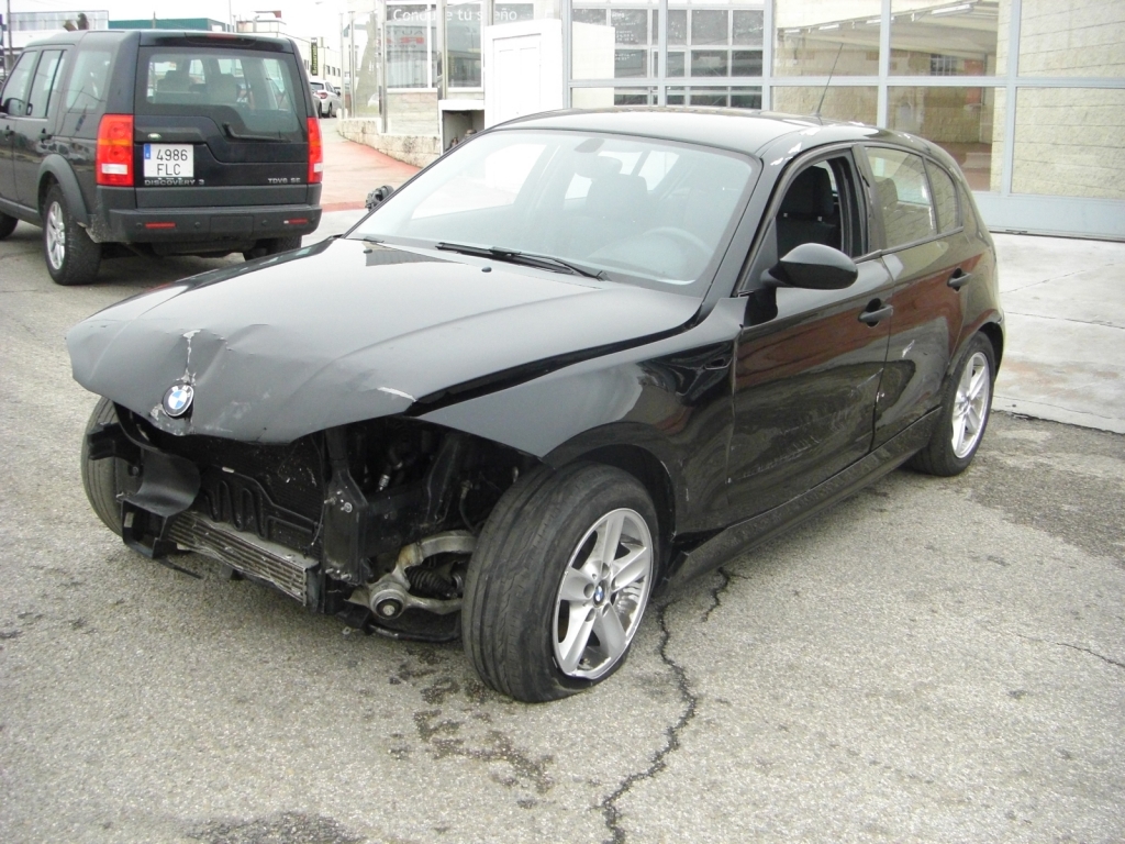 VISTA DELANTERA IZQUIERDA BMW 118 D 2.0 122CV