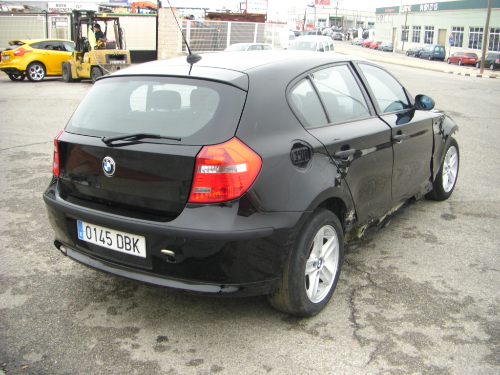 VISTA TRASERA DERECHA BMW 118 D 2.0 122CV