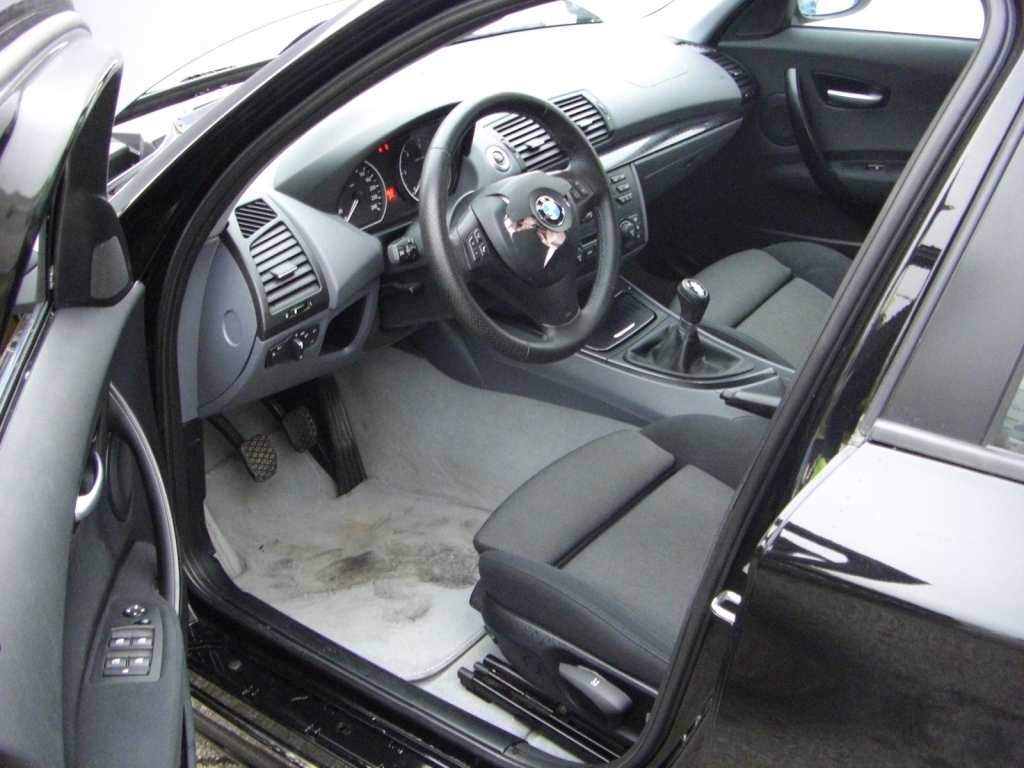 VISTA INTERIOR IZQUIERDO BMW 118 D 2.0 122CV