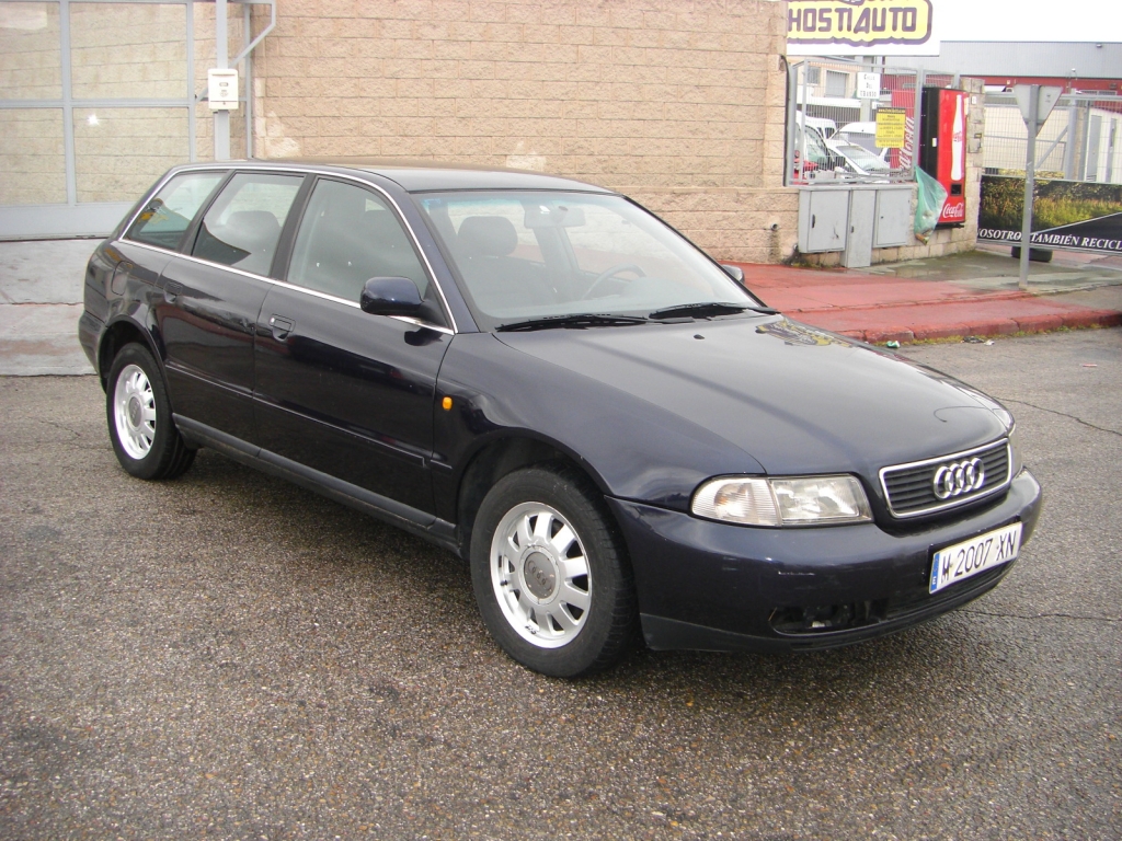 VISTA DELANTERA DERECHA AUDI A-4 AVANT 2.4 GASOLINA 165CV AUTOMATICO