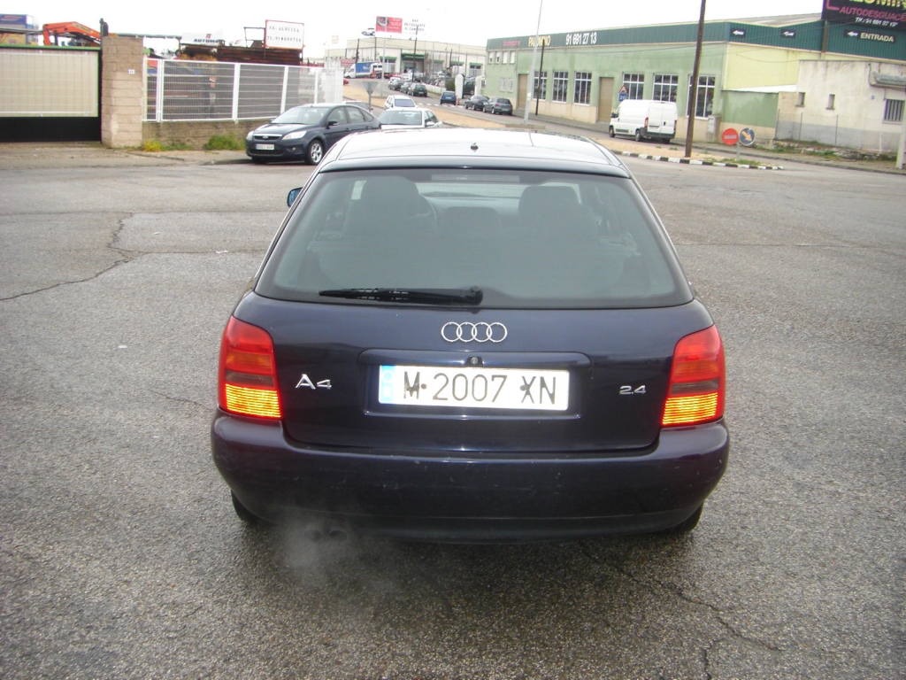 VISTA TRASERA AUDI A-4 AVANT 2.4 GASOLINA 165CV AUTOMATICO