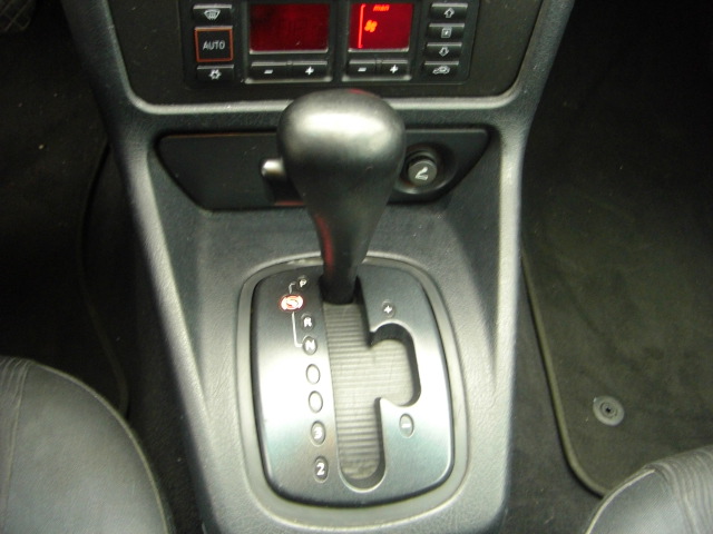 VISTA CAMBIO AUTOMATICO AUDI A-4 AVANT 2.4 GASOLINA 165CV AUTOMATICO