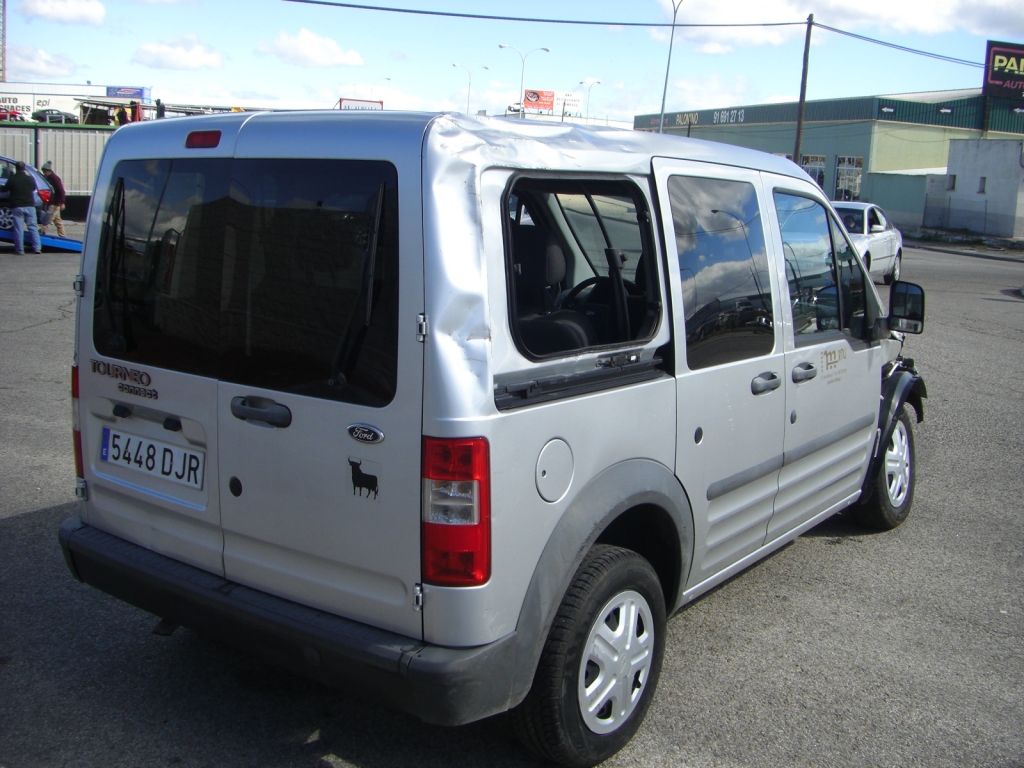 VISTA TRASERA DERECHA FORT TRANSIT CONNECT TOURNEO 1.8 TDCI 90CV