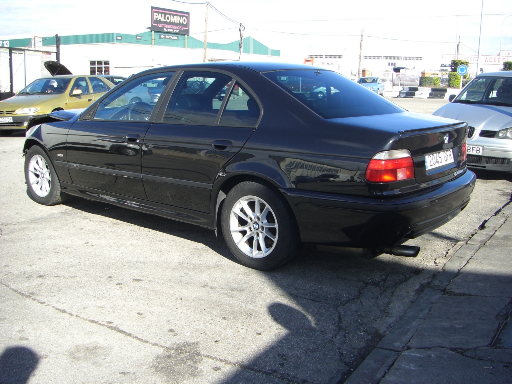 VISTA TRASERA IZQUIERDA BMW 530 D 3.0 183CV