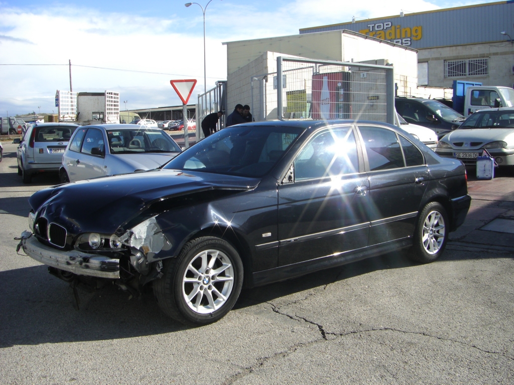 VISTA DELANTERA IZQUIERDA BMW 530 D 3.0 183CV