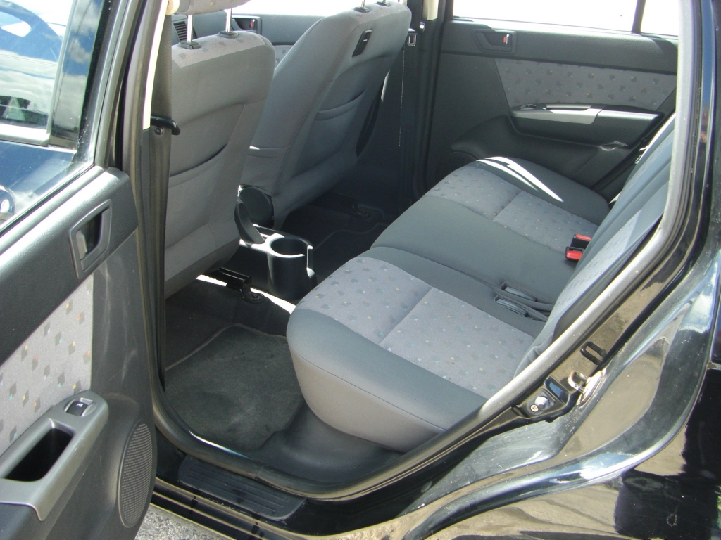 VISTA INTERIOR TRASERO VISTA DELANTERA HYNDAI GETZ 1.5 DCI 82CV