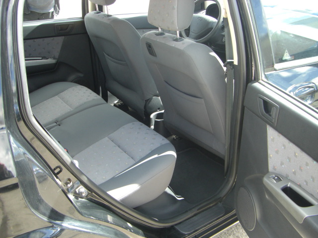 VISTA INTERIOR TRASERO 2 VISTA DELANTERA HYNDAI GETZ 1.5 DCI 82CV