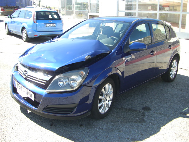 VISTA DELANTERA IZQUIERDA OPEL ASTRA 1.6 TWINPORT GASOLINA 105CV