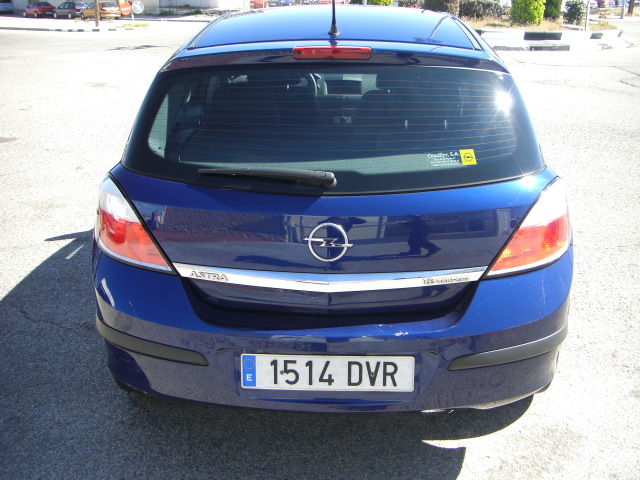 VISTA TRASERA OPEL ASTRA 1.6 TWINPORT GASOLINA 105CV